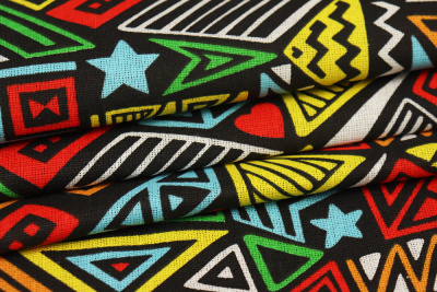 Бязь набивная 262 Ив 122 гр/м о/м Цветная абстракция на черном - изображение