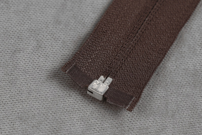 Молния разъемная 70см Т5 спираль Т.Коричневый 304 - изображение