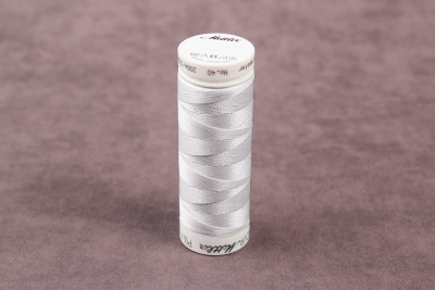 Нить для вышивания POLY SHEEN Mettler 100% полиэстер-трилобаль 200м. 0010 - изображение