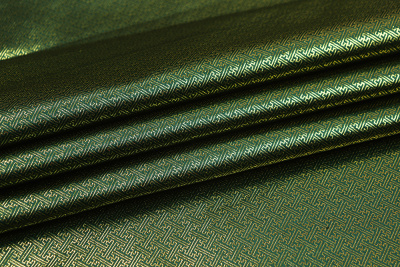 Парча монгольская греческий рисунок Золото на изумрудном - изображение