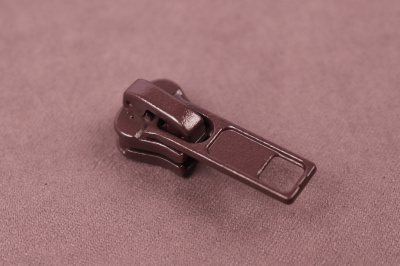 Бегунок для тракторной молнии Т5 Шоколадный №294 Бегунок для тракторной молнии Т5 Шоколадный №294 - изображение