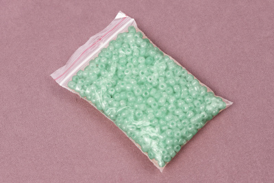 Бисер 6/0 непрозрачный Пыльный зеленый - изображение