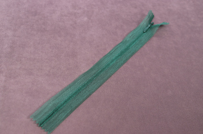 Молния потайная 20см на сетке Ярко зеленый 261 - изображение