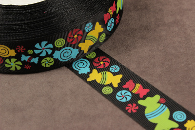 Репсовая лента с рисунком 25мм Конфеты Черный/голубой/зеленый/красный/желтый - изображение