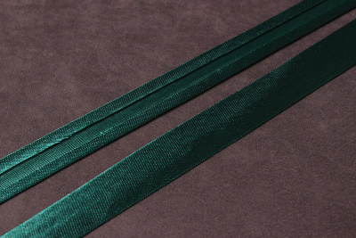 Атласная косая бейка 15мм Т.зеленый 139 - изображение