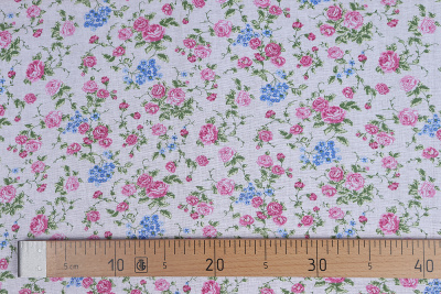 Ситец 80 набивной Цветы на белом - изображение