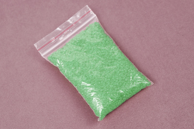Бисер 12/0 прозрачный Зеленый неон - изображение