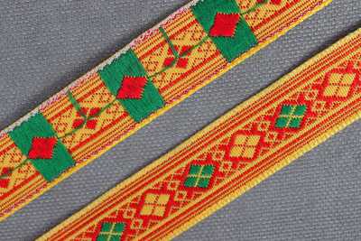 Лента 17мм жаккардовая 8996 Ромбы Желтый/Красный/Зеленый - изображение