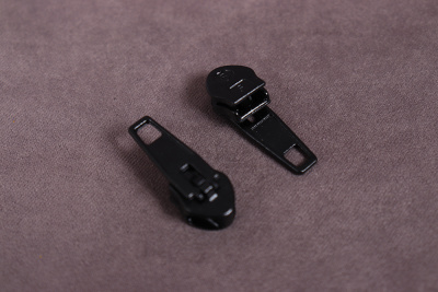 Бегунок-полуавтомат для спиральной молнии Т7 Черный - изображение