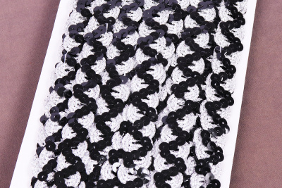 Тесьма 20мм с пайетками змейка Черный/Серебро - изображение