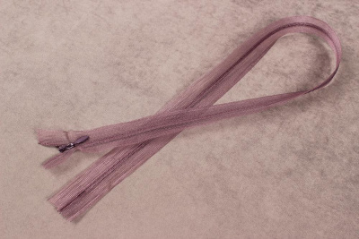 Молния потайная 60см на сетке Баклажан 190 - изображение