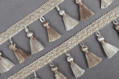 Бахрома с кисточкой 70мм Светло-бежевый/молочный - изображение