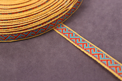 Лента 10мм жаккардовая Узоры народов севера Желтый/красный/голубой - изображение