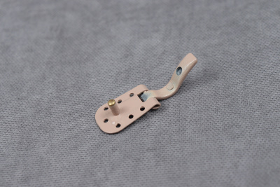 Крючок шубный TBY-0122 Бежевый S007 - изображение