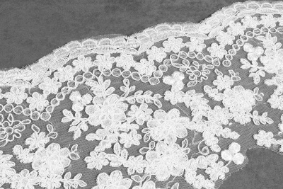 Кружево 250мм свадебное с пайетками Молочный LP230 - изображение