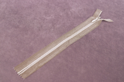 Молния потайная 20см на сетке Св.Бежевый 298 - изображение