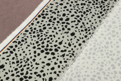 Атлас-стрейч Звериный принт Черный/серо-зеленый - изображение