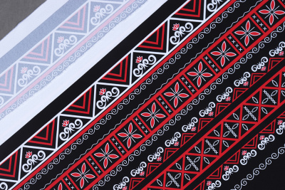 Габардин набивной бордюр Славянский рисунок на черном - изображение