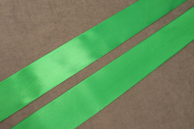 Лента атласная 50мм Зеленый Н37 - изображение