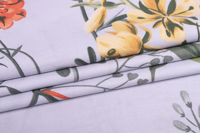 Сатин набивной 220 Цветы на св.сером - изображение