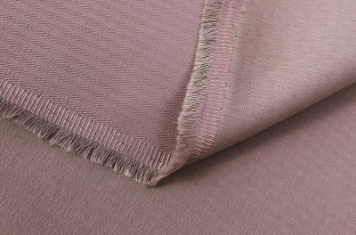 Столовая ткань Журавинка елочка Серо-розовая 28/161703 - изображение