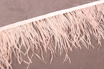Тесьма 140мм из перьев страуса Пыльно-розовый - изображение