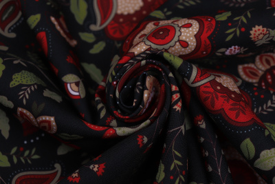 Габардин набивной Бордовые цветы на черном - изображение