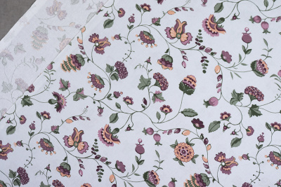 Бязь 262 набивная 142 гр/м.кв. Цветы акварель на св.сером - изображение