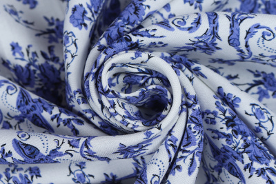 Штапель набивной 11978 Орнамент синий на белом - изображение