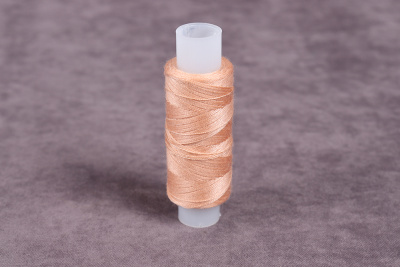 Нитки 35лл 200м лавсан Россия Персиковый 4702 - изображение