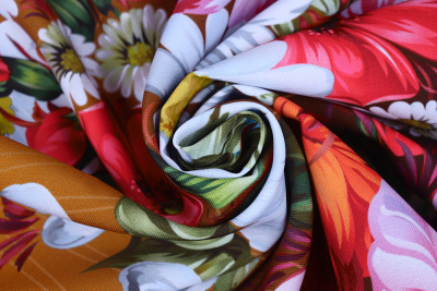 Габардин набивной купон Цветы на коричневом/черном - изображение