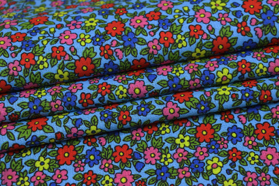 Бязь-универсал П13-150 ИВ Мелкие цветы на голубом - изображение