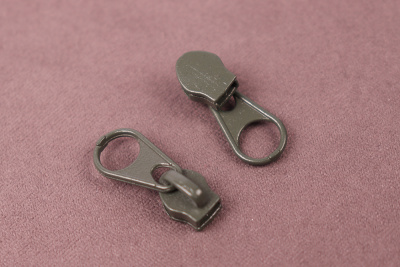 Бегунок для спиральной молнии Т3 Т.Хаки 315 - изображение