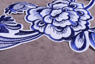 Термоаппликация Цветок Синий/Белый - изображение