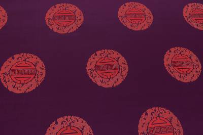 Шелк-жаккард крупные круги на глади Баклажановый - изображение