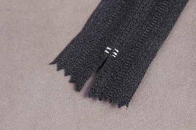 Молния 20см брючная спираль Т4 автомат Черный 322 - изображение