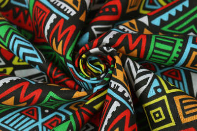 Бязь набивная 262 Ив 122 гр/м о/м Цветная абстракция на черном - изображение