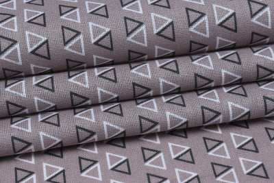 Бязь набивная 262 Ив 122 гр/м о/м Треугольники на сером - изображение