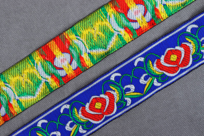 Тесьма жаккардовая 33мм №16 Цветы Синий/Красный/Зеленый/Белый - изображение