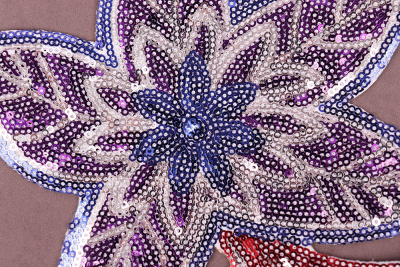 Термоаппликация с пайетками Цветок Красный/синий/фиолетовый 9203 - изображение