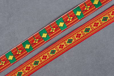 Лента 17мм жаккардовая 8996 Ромбы Красный/Зеленый/Желтый - изображение