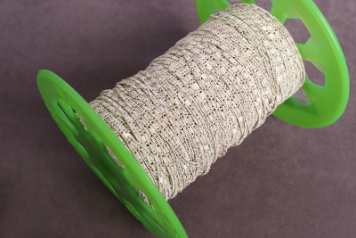 Цепь декоративная 2мм Квадратное звено Белый/золото - изображение