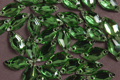 Стразы пришивные 20мм Листик Зеленый - изображение
