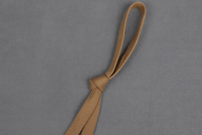 Шнурок 1,8*140см плоский х/б (метал.наконечник) Бежевый - изображение