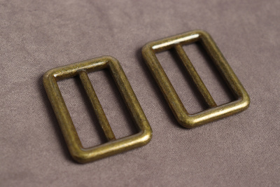 Пряжка металлическая Рамка с перекладиной 32мм Антик - изображение
