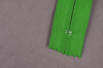 Молния разъёмная 55см Т5 спираль Зеленый 239 - изображение