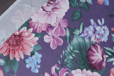 Бязь набивная 220 Ив 120 г/м.кв Букет на фиолетовом - изображение