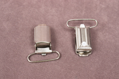 Клипса для подтяжек 25мм с полосами Никель - изображение