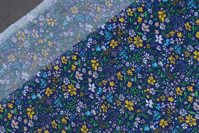 Ситец 80 набивной 85 гр/м.кв. Цветы на синем - изображение