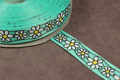 Репсовая лента с рисунком 15мм Ромашки Св.зеленый/желтый/белый/черный - изображение